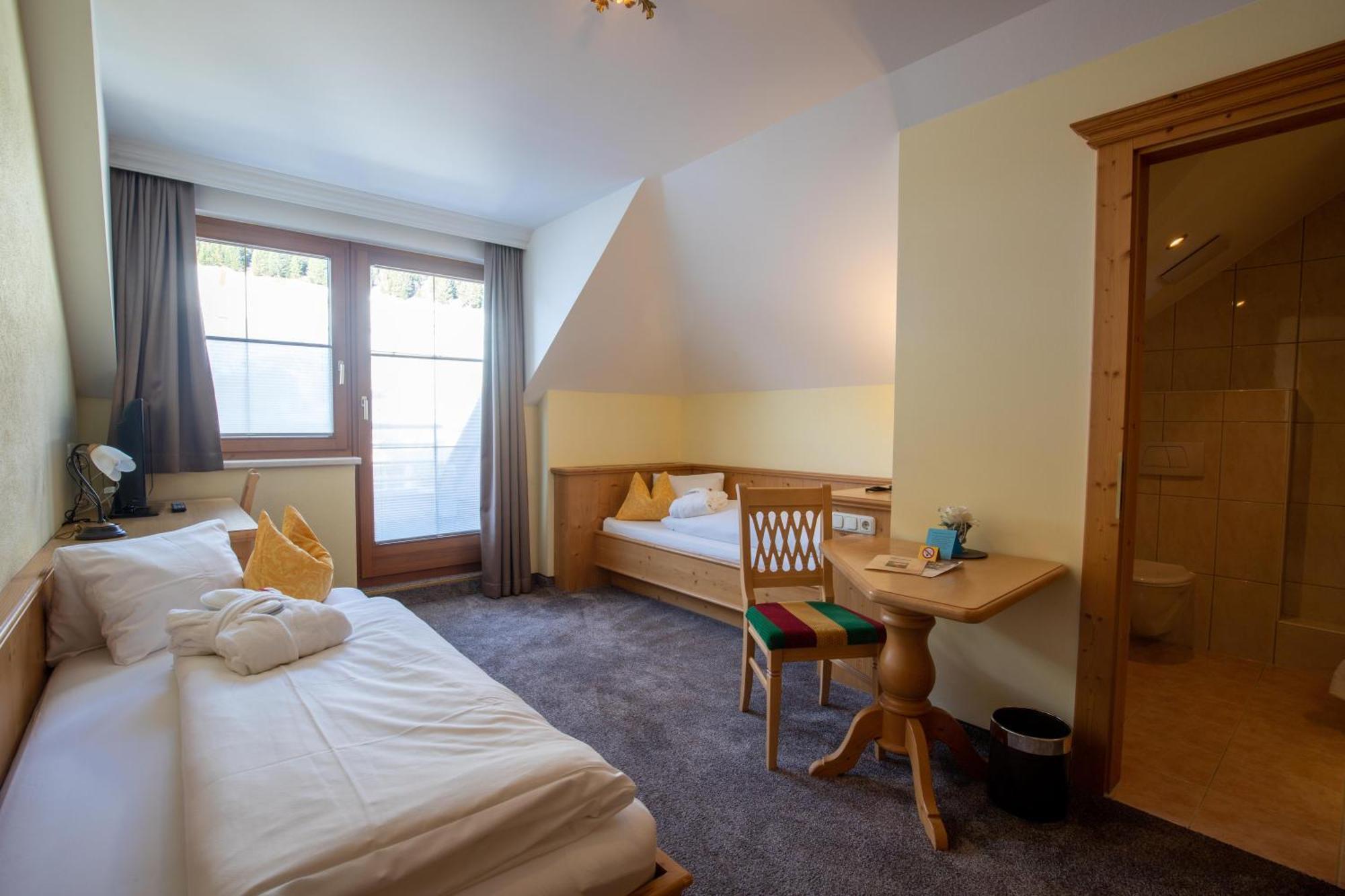 Alpenresidenz Trisanna Bed & Breakfast Ишгъл Екстериор снимка